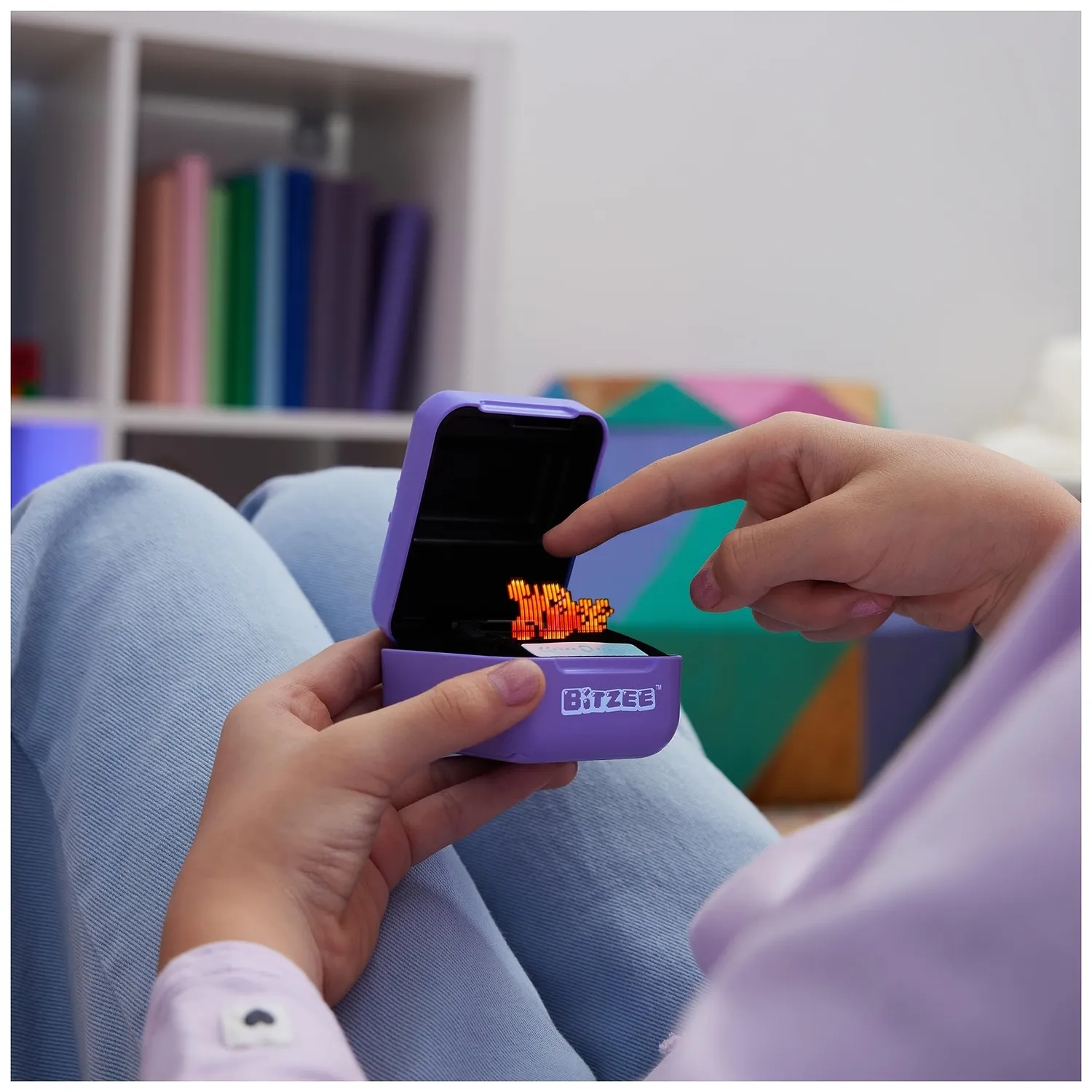 Bitzee Disney Viola cucciolo digitale interattivo 15 personaggi