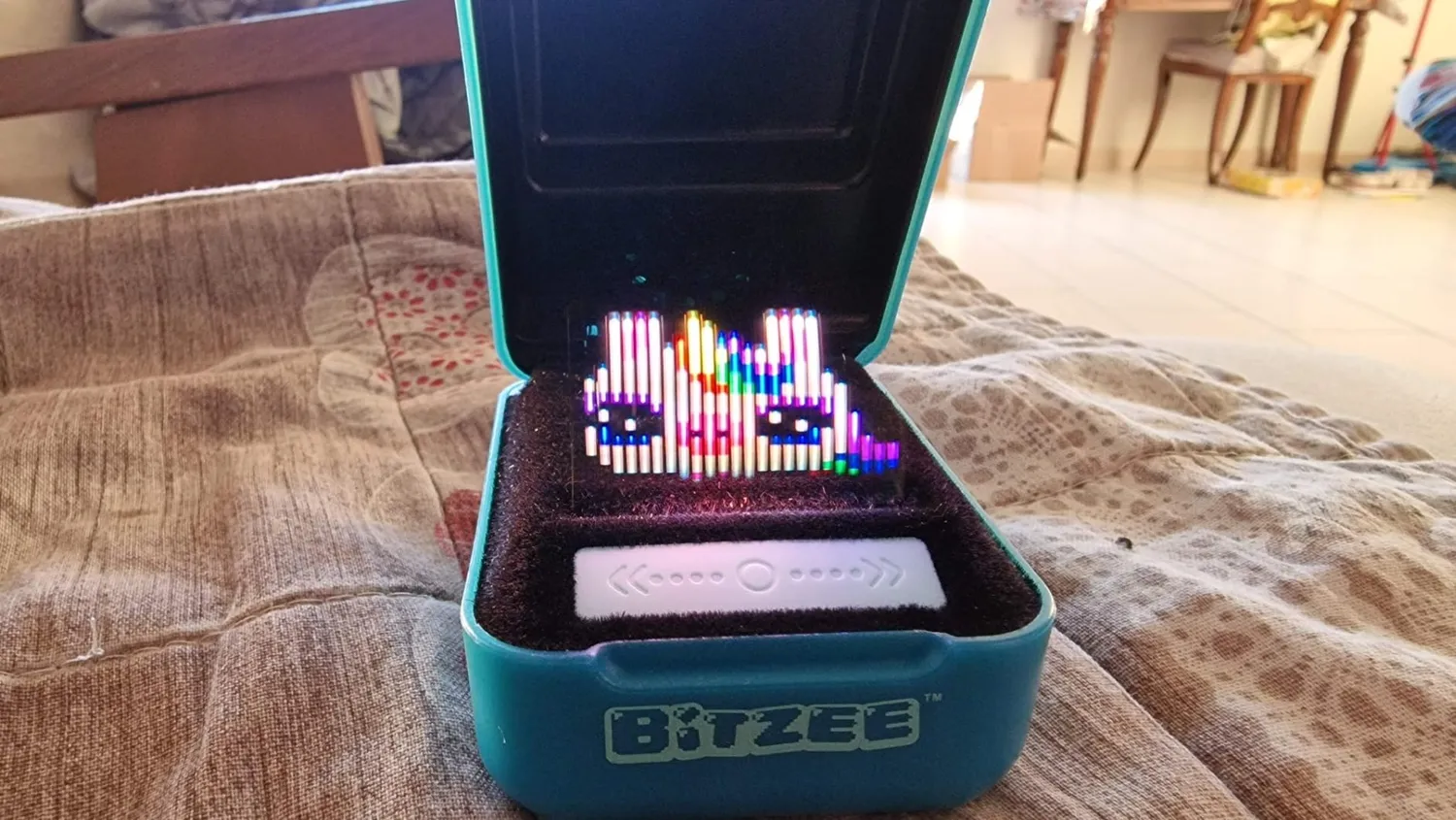 Bitzee Disney Viola cucciolo digitale interattivo 15 personaggi