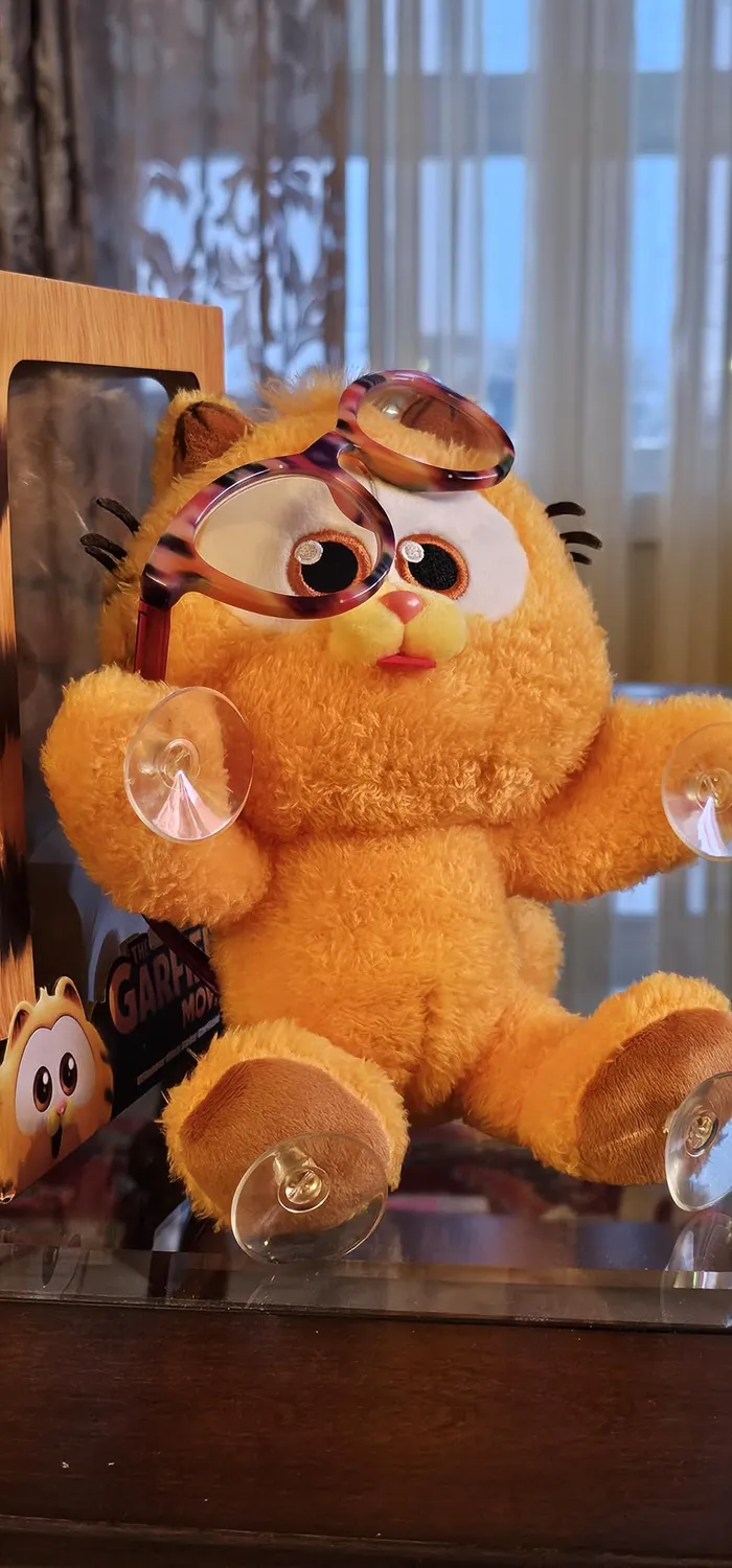 Animagic Baby Garfield peluche 20 cm con ventose