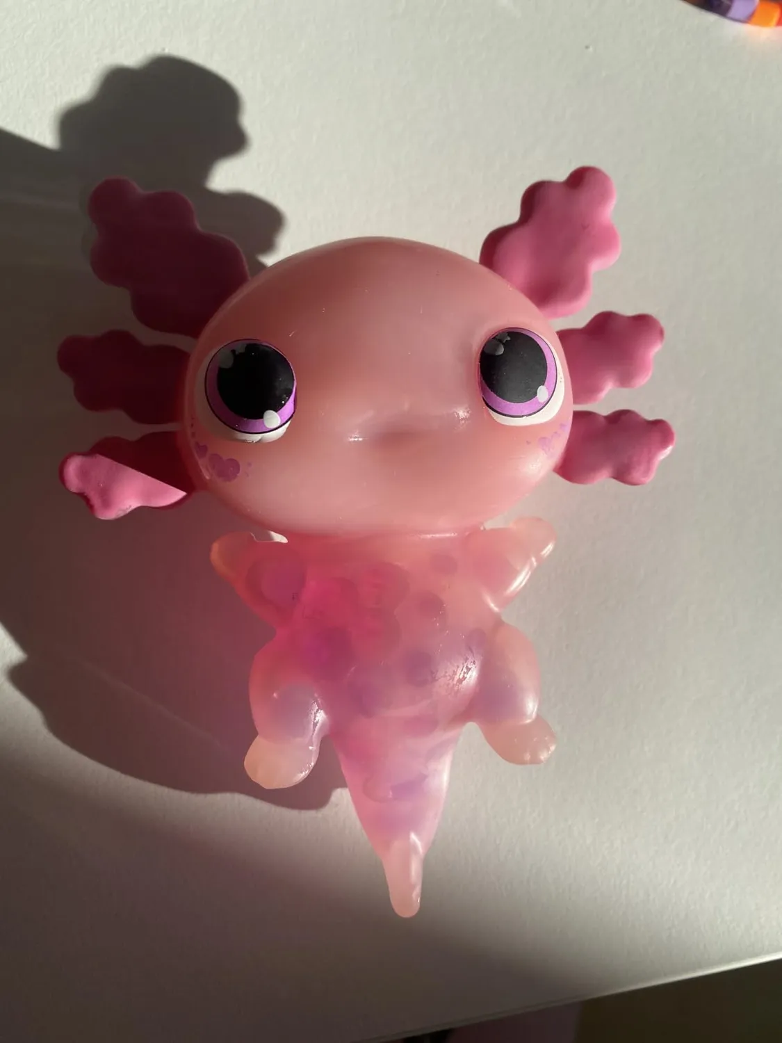 Animagic Let’s Glo Axolotl rosa peluche sensoriale che brilla