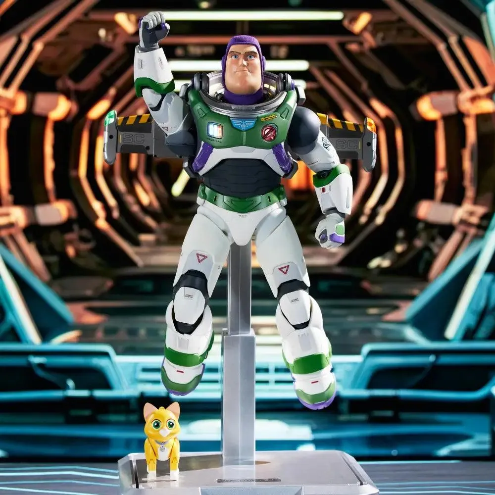 Robosen Space Ranger Alpha Buzz Lightyear robot con jetpack LED