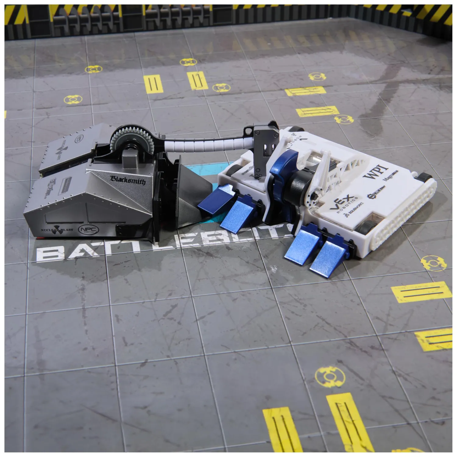 Hex Bots BattleBots Arena Bite Force robot telecomandati